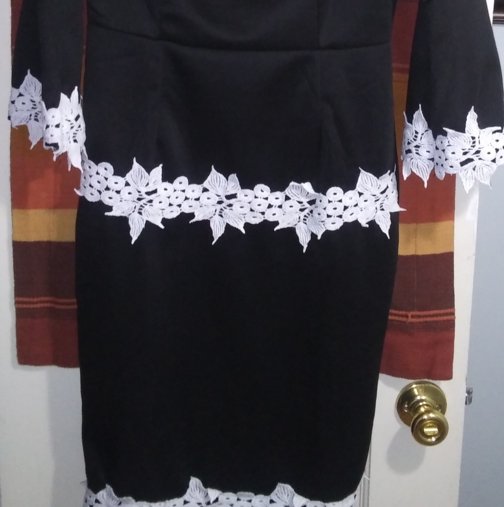 Women's dress - Picture 8 of 8